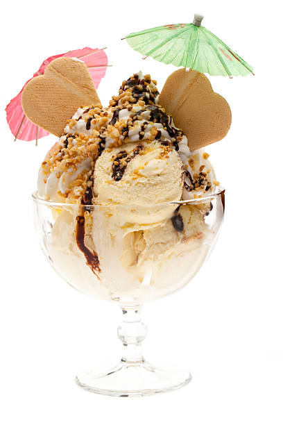 istock Ice cream sundae with umbrella 533243208