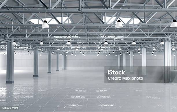 Leere Lager Industriegebäude Innenansicht Stockfoto und mehr Bilder von Bildhintergrund - Bildhintergrund, Hangar, Innenaufnahme