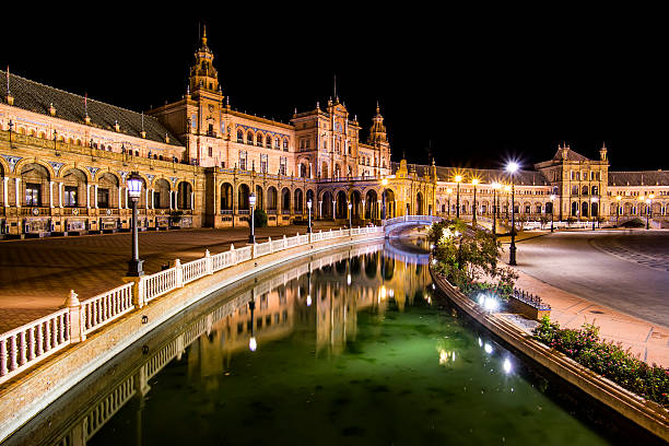istock Spanish Square (Plaza de Espana) in Sevilla at night. 533272451