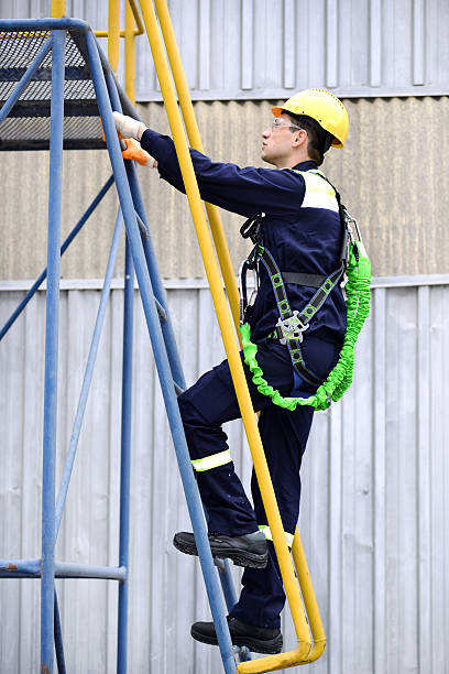 istock Industrial climber on a metal construction 533277271
