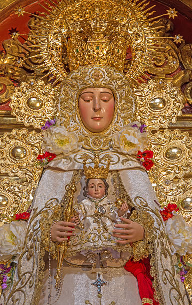 istock Seville - The tradicional vested Madonna statue 533296547