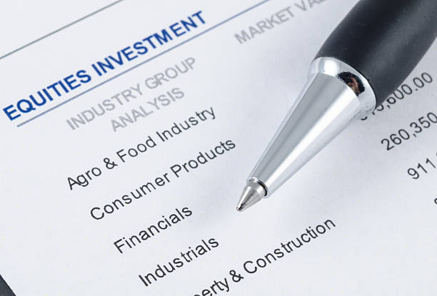 istock pen on the portfolio investment 533311577
