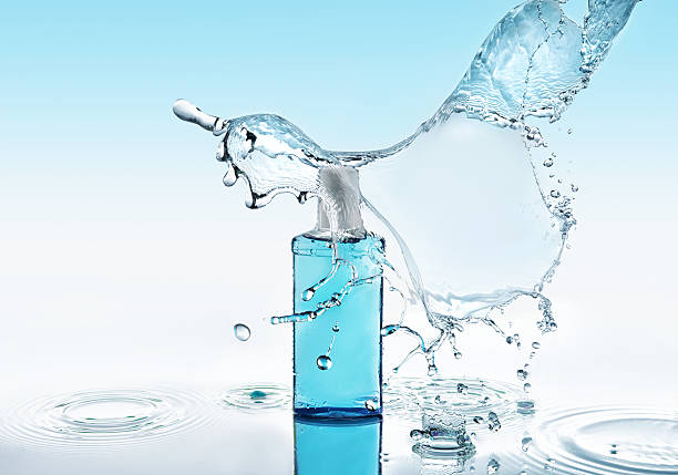 istock Moisturizing shampoo on the blue water background with big splash 533342970