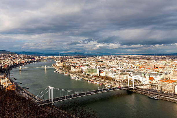 istock Erzsebet bridge 533344525