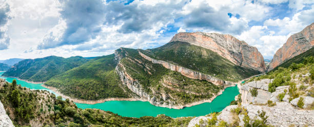 istock Gorge with green mountains and a river 533354042