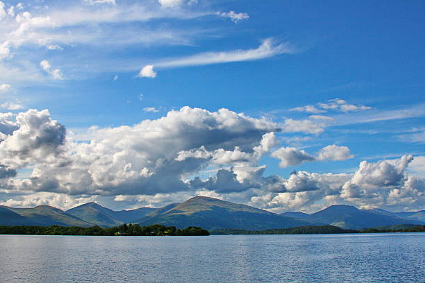 des paysages écossais - scotland castle highlands region scottish culture photos et images de collection