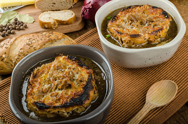 istock French onion soup with baked toast 533368703