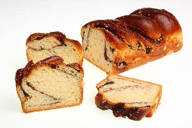 istock Yeast cake with poppy seed 533381723