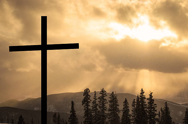 istock Mountain Cross with Sunbeams 533397675