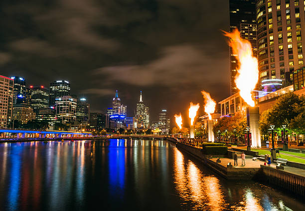 melbourne la noche - yarras edge fotografías e imágenes de stock