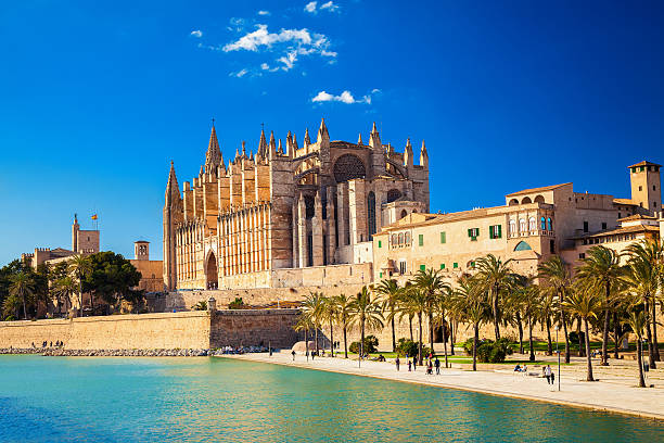 istock Cathedral La Seu and Parc del Mar 533434290