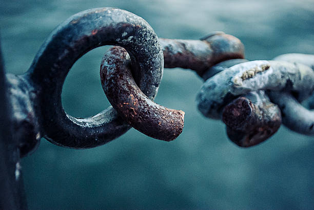 freedom broken circuit symbol of freedom rusted chain stock pictures, royalty-free photos & images