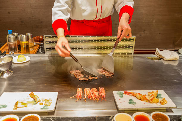 ustulação teppanyaki - teppan yaki imagens e fotografias de stock