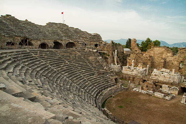 円形劇場 - ストック画像 - roman antalya turkey restoring ストックフォトと画像