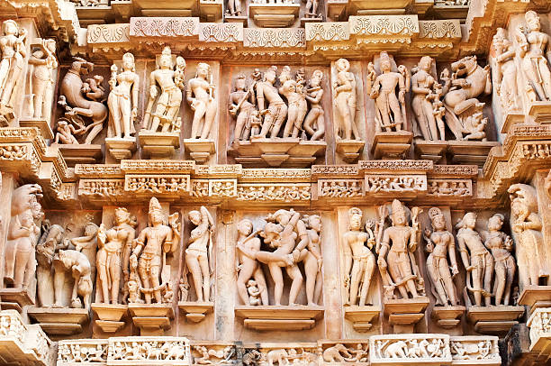 erotica human sculture, khajuraho, india. - art shiva sexual activity sexual issues foto e immagini stock