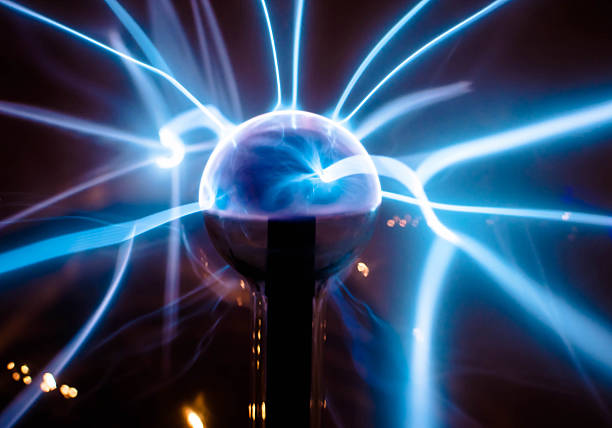 エレクトリックブルーの光 - thunderstorm storm lightning illuminated ストックフォトと画像