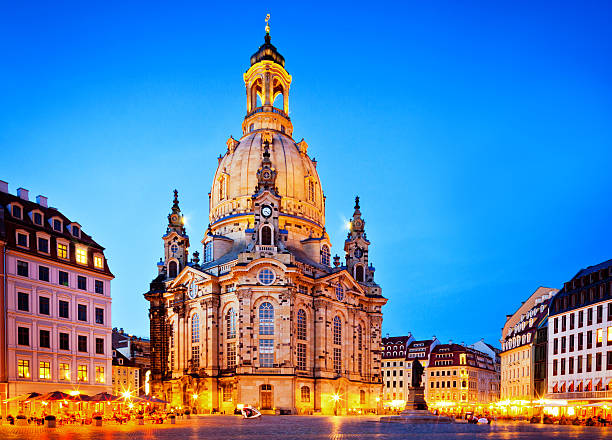 istock Frauenkirche at dusk - Dresden, Germany 533477327