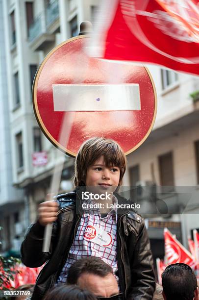 Demostración Foto de stock y más banco de imágenes de 2015 - 2015, Anti-capitalismo, Bandera