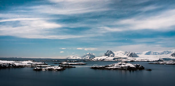 istock Beautiful snow-capped mountains 533533875