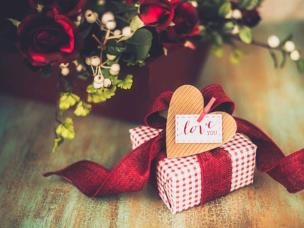 istock Valentine's Day gift with Love You message 533535287