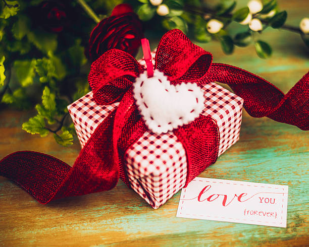 istock Valentine's Day gift with Love You message 533535299