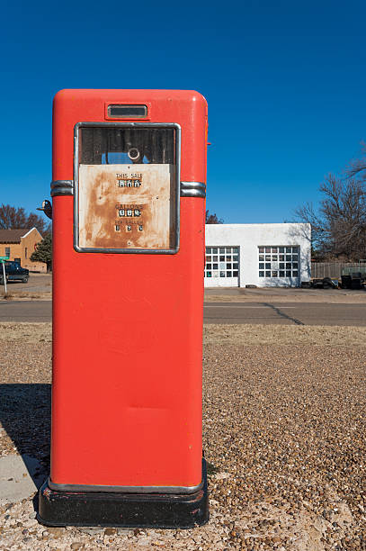 istock Antique gas station 533535801