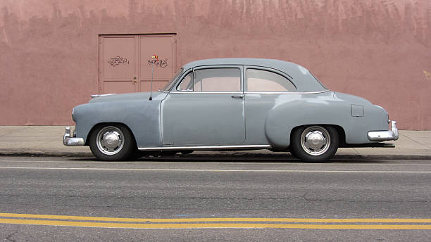 istock Old Car and Street Stripes 533539311