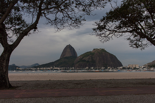 Jogging track with the sugar loaf mountain on the background.