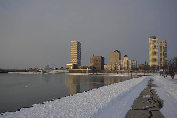 istock Milwaukee Wisconsin Lakefront Winter 533557764