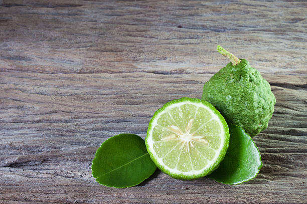 istock Bergamot with green leafs 533571556