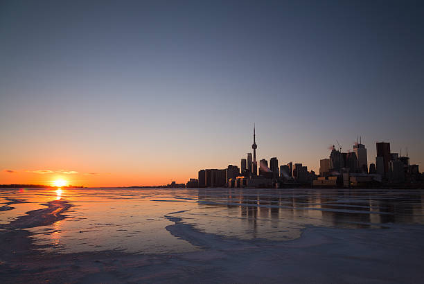 istock Toronto Skyline Sunset in the Winter 533608763