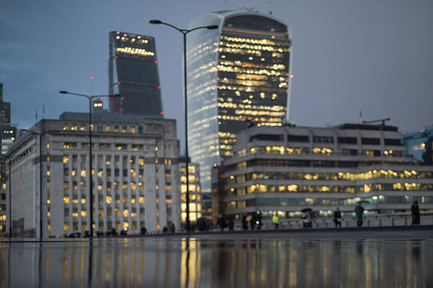 istock Defocused view of London skyline on a rainy night 533614623