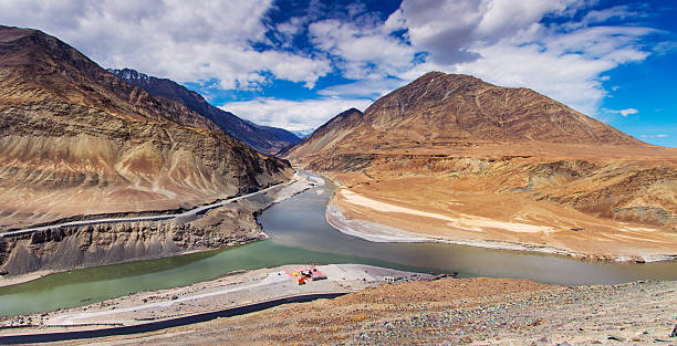 istock Confluence of Zanskar and Indus rivers 533625459