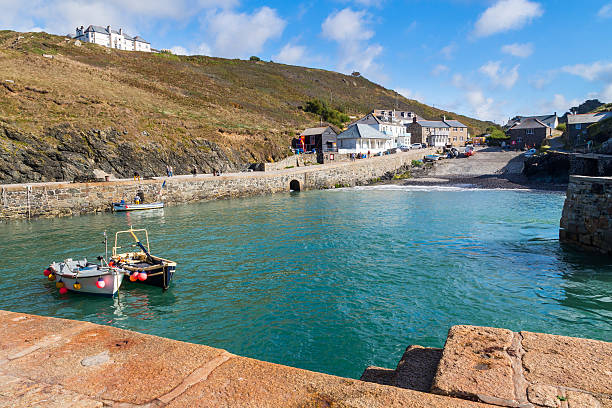 Mullion Cove Cornwall The small boat harbour at Mullion Cove Cornwall England UK Europe mullion cove stock pictures, royalty-free photos & images