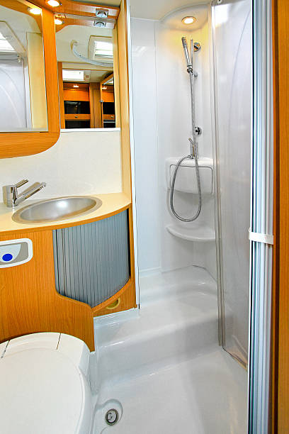Camper Dusche Stockfoto und mehr Bilder von Wohnmobil - Wohnmobil