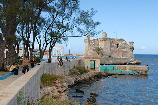 Con Vista Al Mar Y De La Fortaleza De Cojimar La Habana Cuba Foto de stock y mas banco de imágenes de Cojímar - iStock