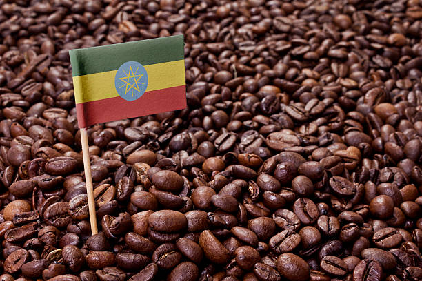 フラッグエチオピアのたやすいことでコーヒー beans.(シリーズ) - ethiopian coffee ストックフォトと画像