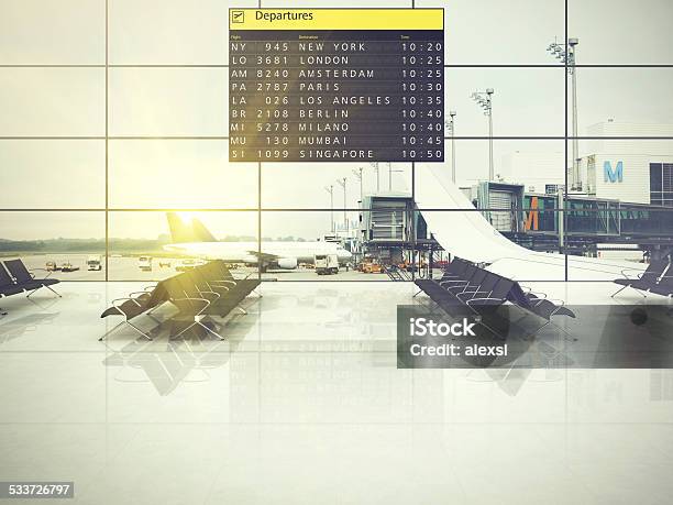 Flughafen Abreise Zeitplan Stockfoto und mehr Bilder von Ankunfts- und Abfahrtstafel - Ankunfts- und Abfahrtstafel, Flughafen, Abschied