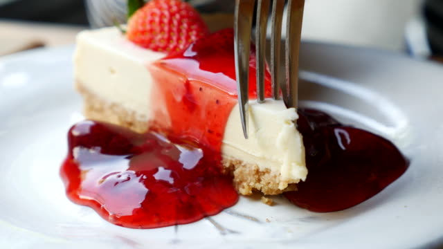 Eating Strawberry cheese cake for serving and cutting, 4K(UHD)