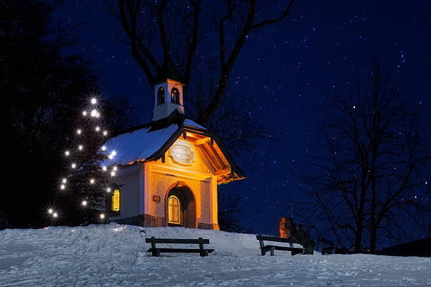 cappella di natale - snow chapel christmas germany foto e immagini stock