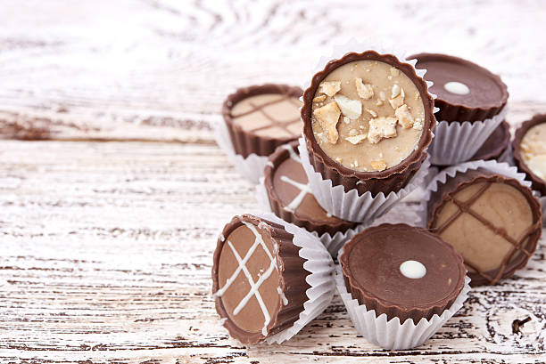 istock Dark chocolate on wooden background 533746537