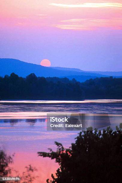 Sunset Over Lake Guntersville Stock Photo - Download Image Now - Lake, Cloud - Sky, Mountain
