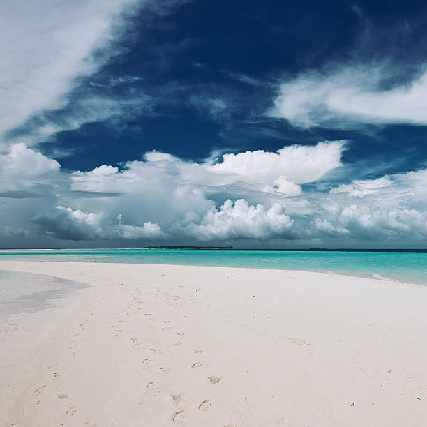 istock Beautiful beach with sandspit at Maldives 533851197