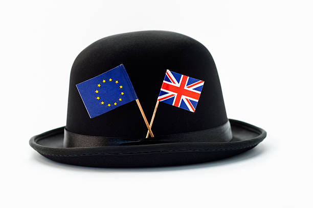 brexit chapéu de coco com bandeiras - felt arts and entertainment concepts and ideas isolated on white imagens e fotografias de stock
