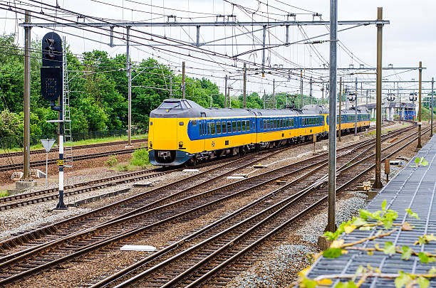 train at amersfoort - ns stockfoto's en -beelden