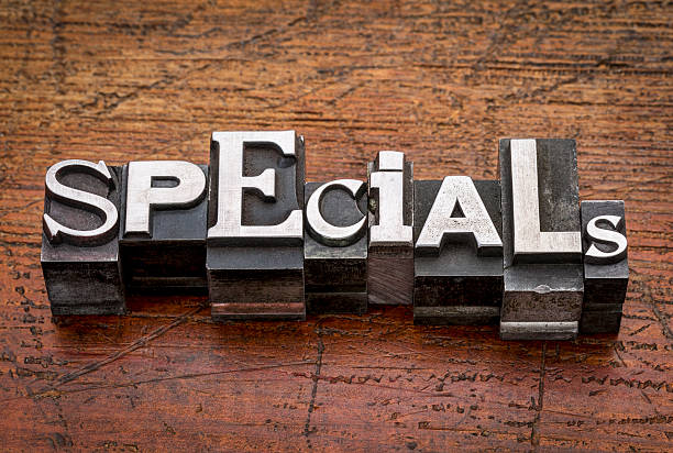 offerte speciali di parola in metallo tipo - letterpress special wood text foto e immagini stock