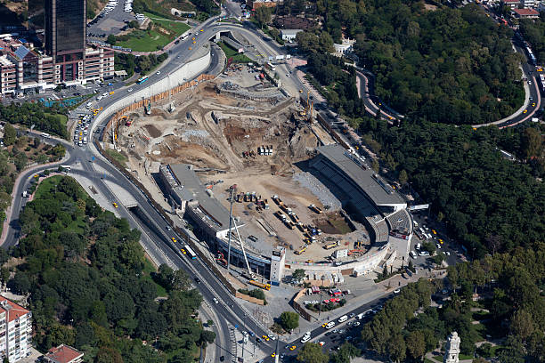 vista aérea do estádio de construção - progress working incomplete continuity - fotografias e filmes do acervo