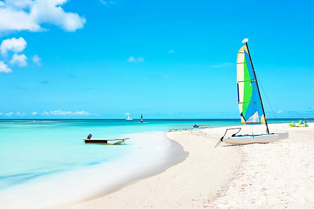 istock Fishermans Huts on Aruba island 533907954