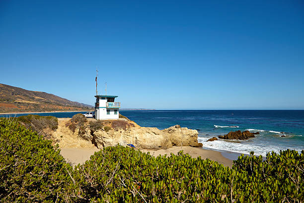 istock Lifeguard hut on the Malibu beach. 533908326