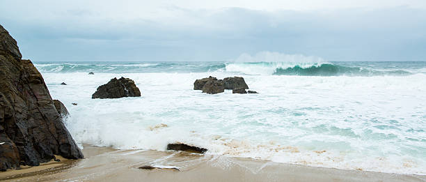 istock Big wave on Big Sur coastline California 533908617